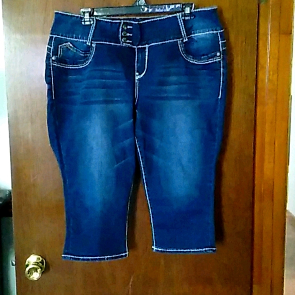Capri pants